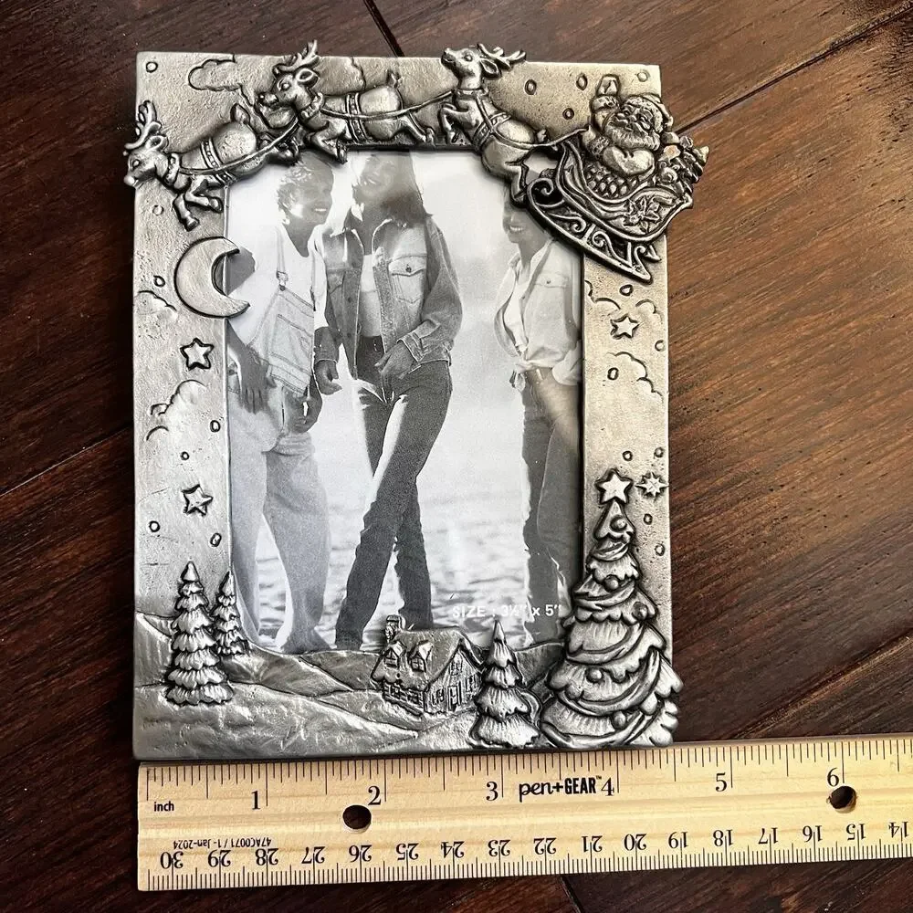 Vintage Sun brand silver pewter heavy metal Christmas Photo Frame 3.5” by 5”